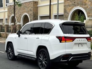 Xe Lexus LX 600 F-Sport 2023