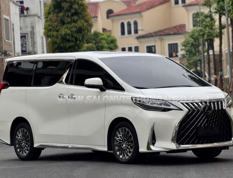 Lexus LM 350 2022
