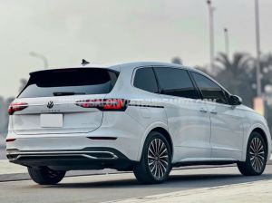 Xe Volkswagen Viloran Luxury 2023